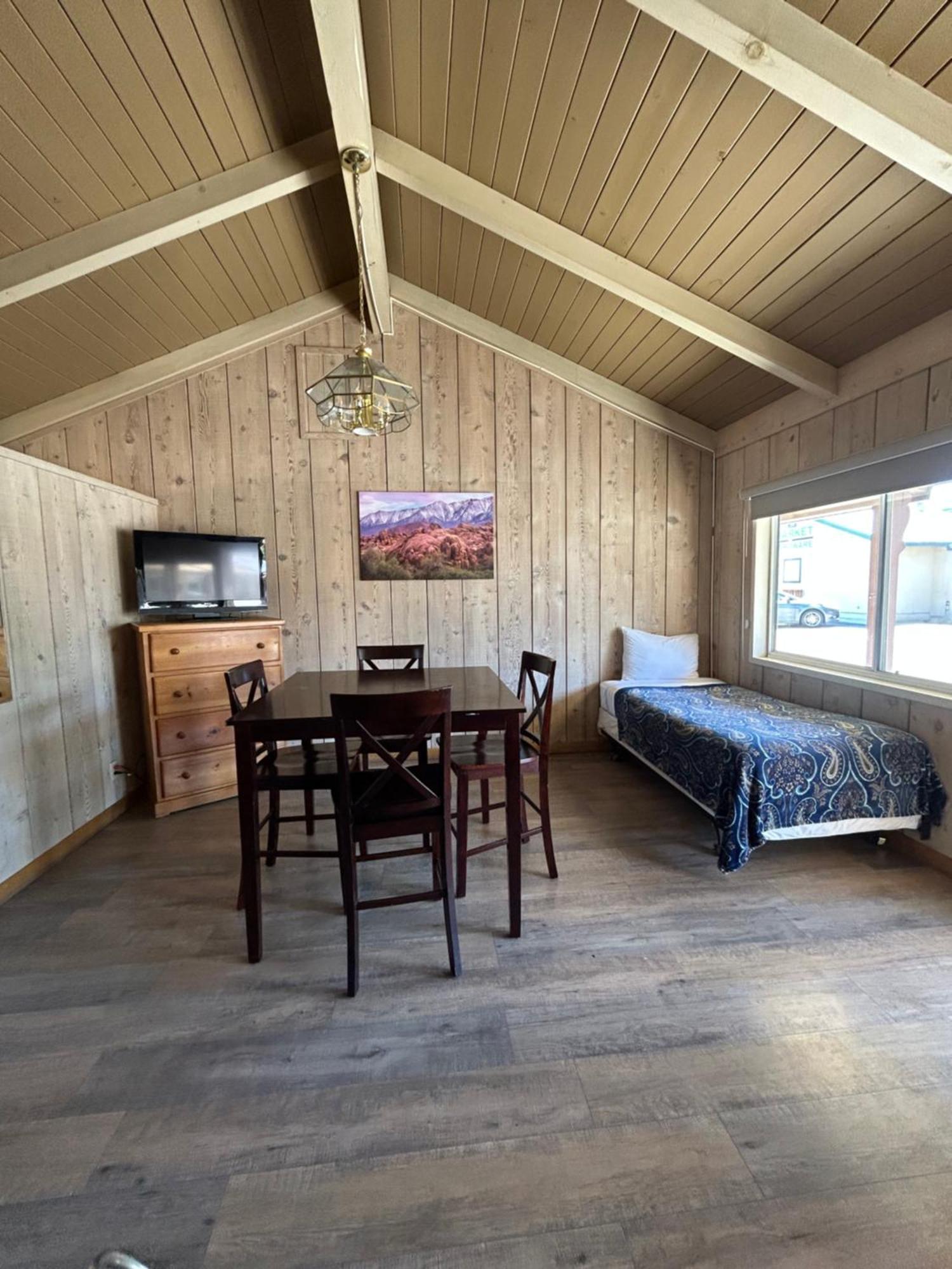 Bristlecone Motel Big Pine Εξωτερικό φωτογραφία